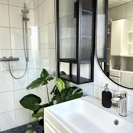 Spacious & Bright Family Escape Appartement