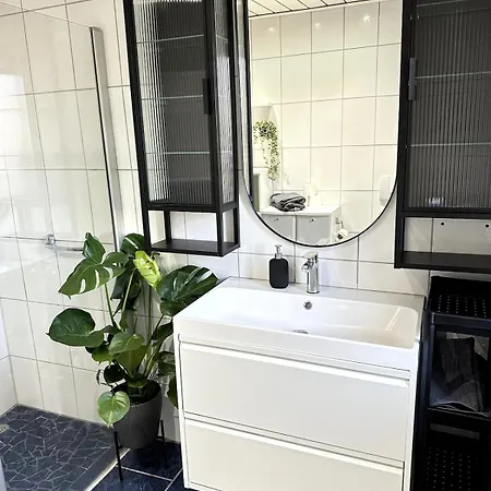 Spacious & Bright Family Escape Apartment